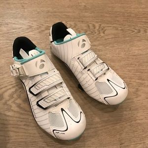 Spin shoes / cycling shoes